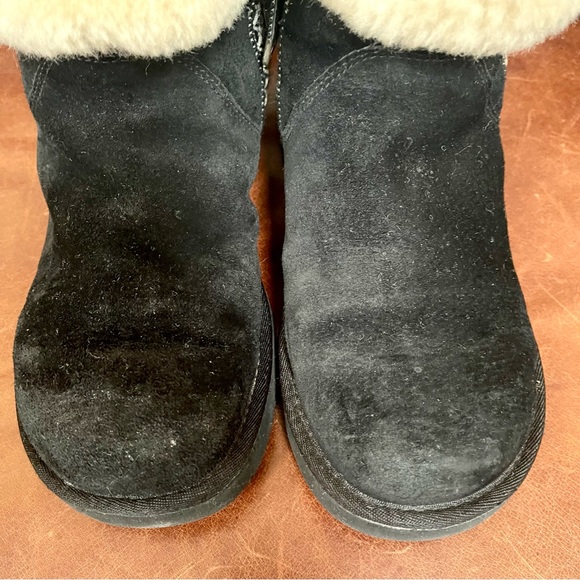 UGG Australia Genuine Suede & Shearling Lined & Trimmed Ankle Boots Size 8 - Picture 6 of 10